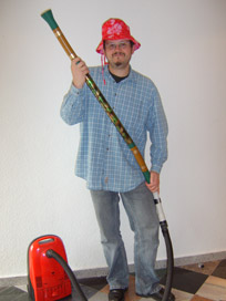 Mit nem didge am staubsauger hat keine milbe mehr ne chance...